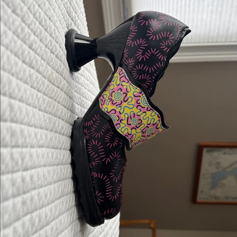 John Fluevog x Zandra Rhodes collab 2022 size 9 “Wiggle” mary janes like new - Picture 5 of 10